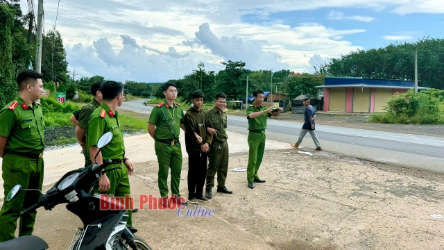 Bắt đối tượng tàng trữ ma túy, chống người thi hành công vụ