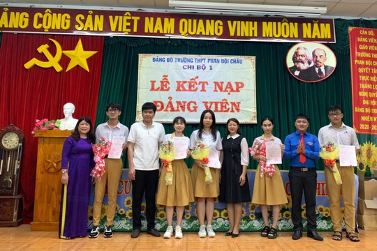 Tạo nguồn để phát triển đảng viên trong học sinh, sinh viên