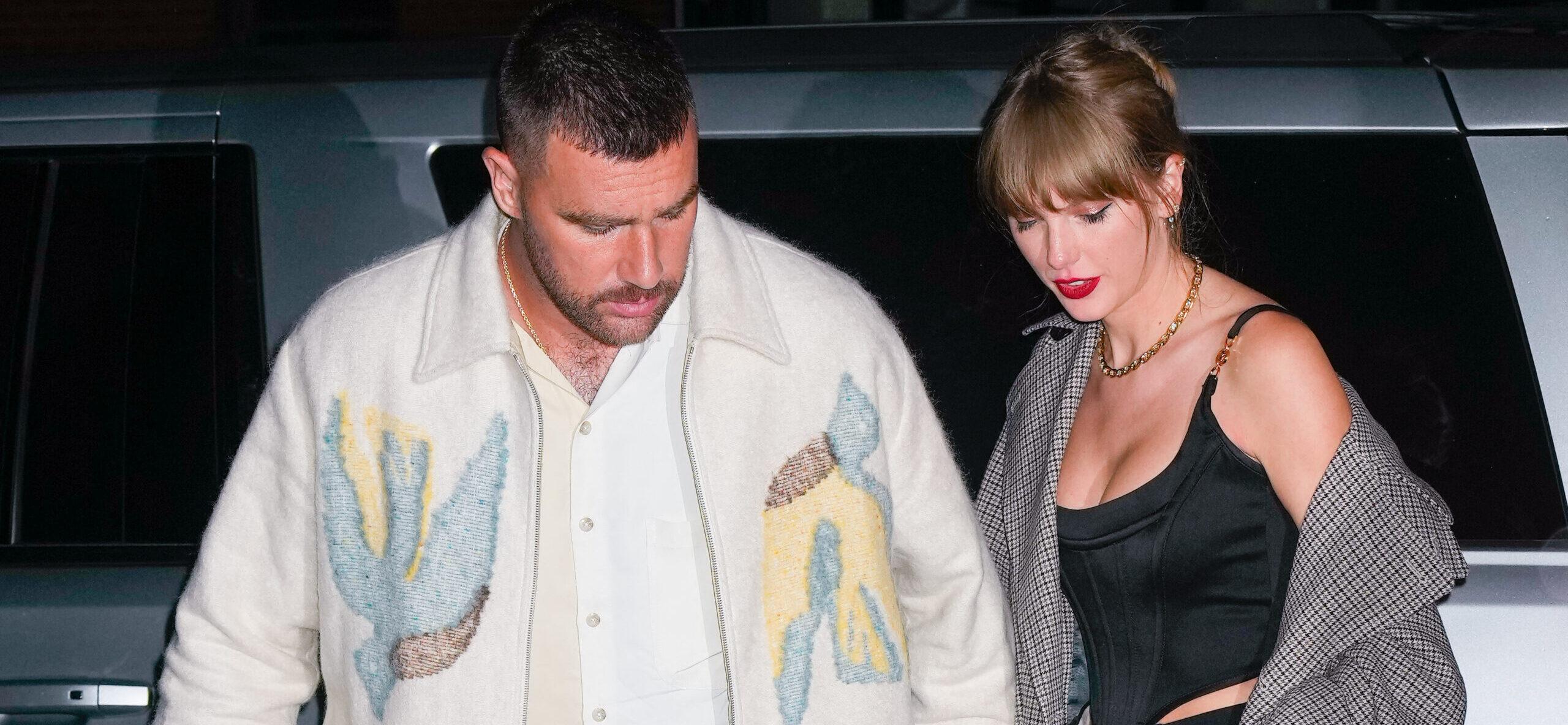 Taylor Swift và Travis Kelce khuấy động Internet với nụ hôn đầu tiên!