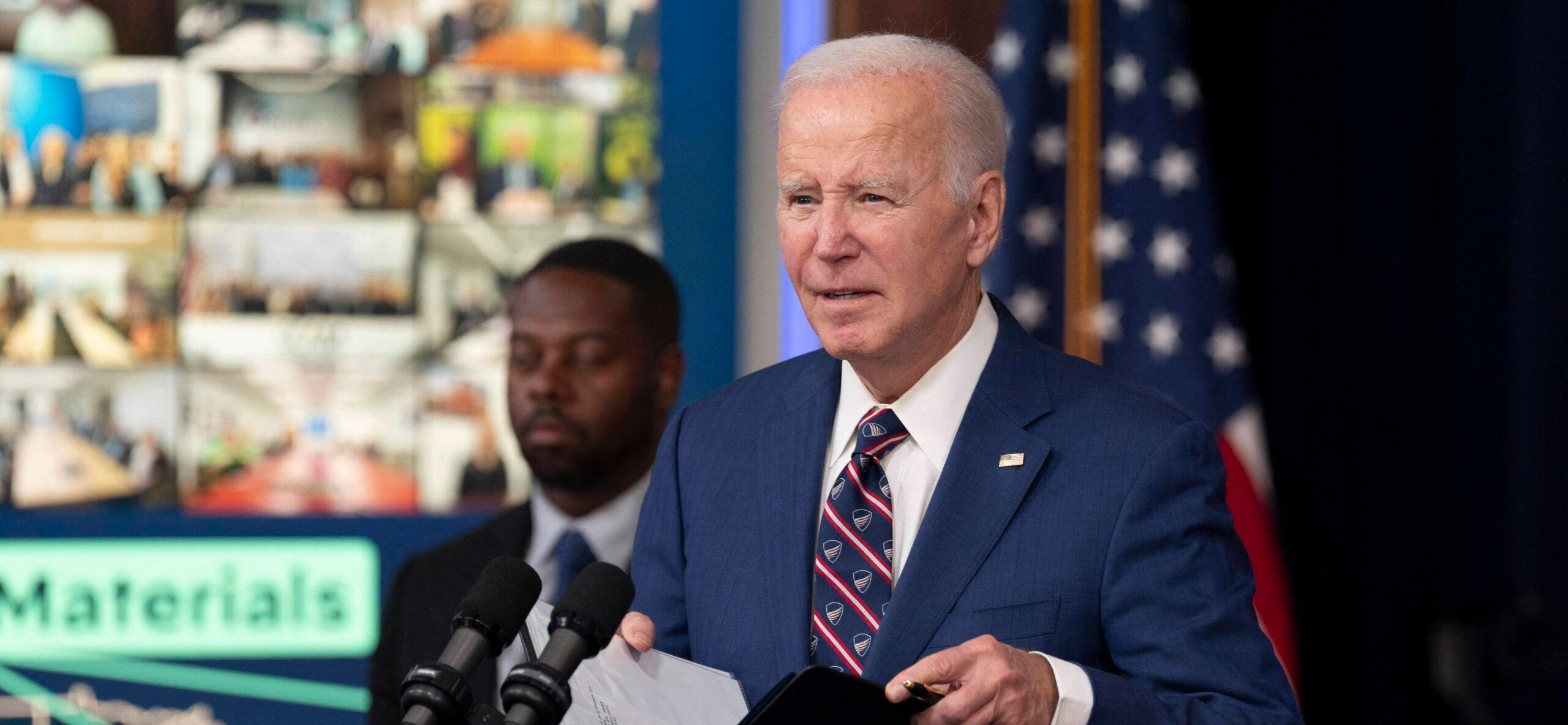 Tổng thống Joe Biden đột ngột ngừng phát biểu do 'vấn đề' quân sự khẩn cấp