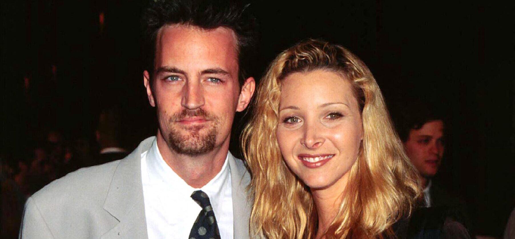 Báo cáo rằng Lisa Kudrow đang nhận nuôi con chó của Matthew Perry là sai - Đây là lý do!