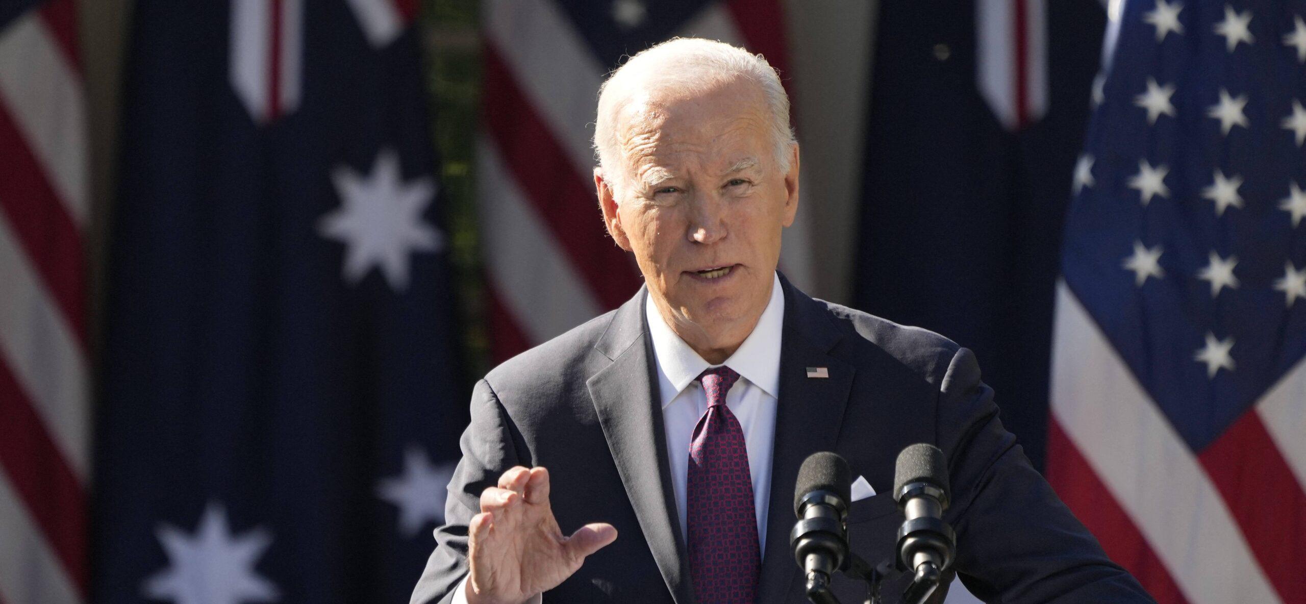 Tổng thống Joe Biden lên tiếng về vụ xả súng hàng loạt ở Maine