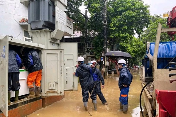 Đã khôi phục cấp điện cho toàn bộ khách hàng thành phố Lào Cai