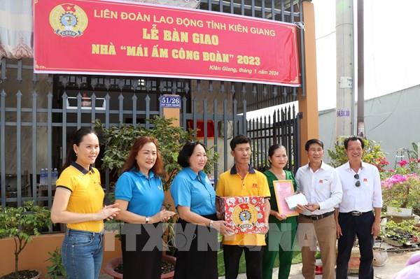 Nhân đôi niềm vui đón Tết trong những “Mái ấm Công đoàn"