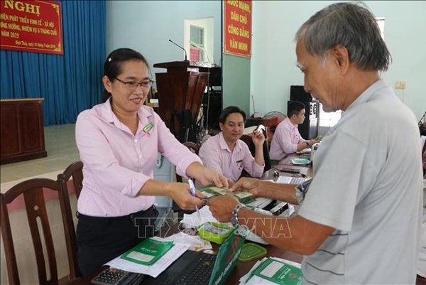 Đưa vốn tín dụng chính sách theo các chương trình tín dụng tiếp cận người dân