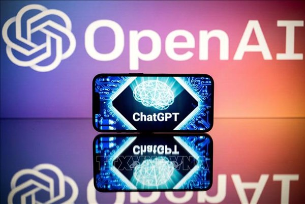 OpenAI lo ngại người dùng nảy sinh tình cảm với ChatGPT