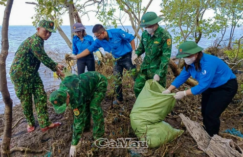 Tuổi trẻ bảo vệ nền tảng tư tưởng của Ðảng