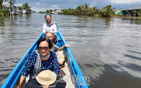 Bùi ngùi thăm lại chốn xưa