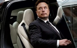 Sau nhiều năm bị mê muội, nhà đầu tư vỡ mộng với Elon Musk: Vốn hoá Tesla bốc hơi 94 tỷ USD, lộ nguyên hình chỉ là startup xe điện non trẻ