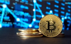 Bitcoin có lúc vượt 62.500 USD, đang tiến dần tới đỉnh lịch sử?