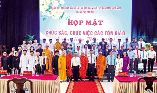 Lãnh đạo thành phố chúc Tết quý vị chức sắc, chức việc các tôn giáo