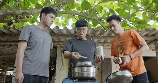 Khởi nghiệp gian nan mà hài hước trong “Vui lên nào! Anh em ơi”