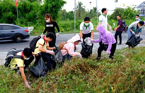 Phong Ðiền xây dựng cảnh quan môi trường sáng - xanh - sạch - đẹp