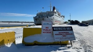 P.E.I. nhóm đầu nguồn theo dõi bụi phóng xạ từ vụ tràn dầu ở cảng Charlottetown