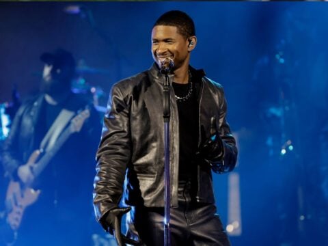 Này Usher, vui lòng mời những khách mời này biểu diễn tại buổi diễn giữa hiệp Super Bowl của bạn