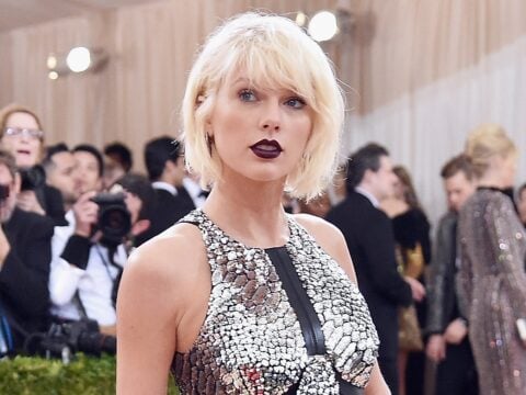 Taylor và Travis Comment & Xuống Met Gala Lời mời: Tại sao?