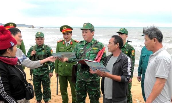 Ngày Biên phòng toàn dân 3/3: Điểm tựa vững chắc cho ngư dân trên biển