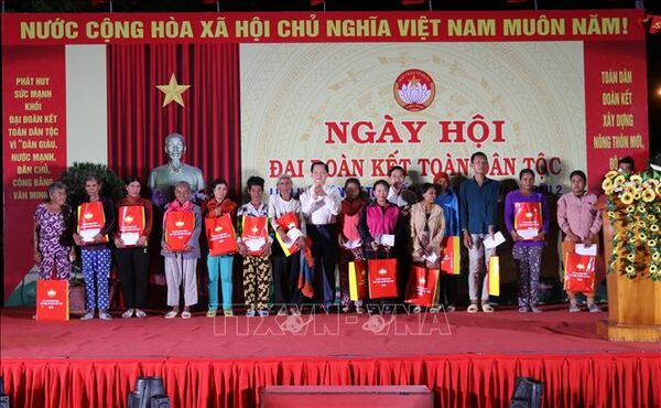 Phó Thủ tướng Lê Minh Khái dự Ngày hội Đại đoàn kết toàn dân tộc tại Ninh Thuận