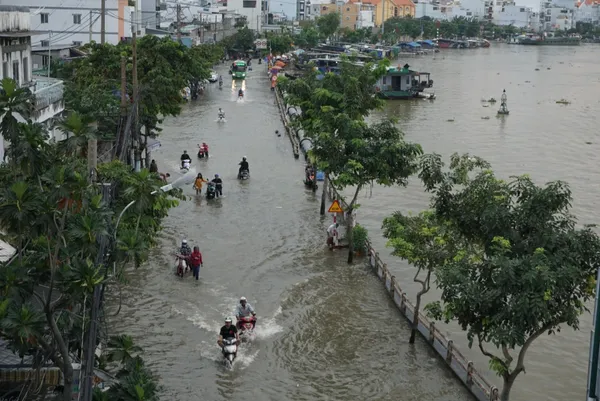 Thành phố Hồ Chí Minh chủ động ứng phó đợt triều cường lên cao xấp xỉ mức báo động III