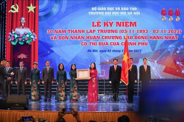 Trường Đại học Mở Hà Nội: Tiên phong thực hiện mô hình "Giáo dục mở", đào tạo từ xa