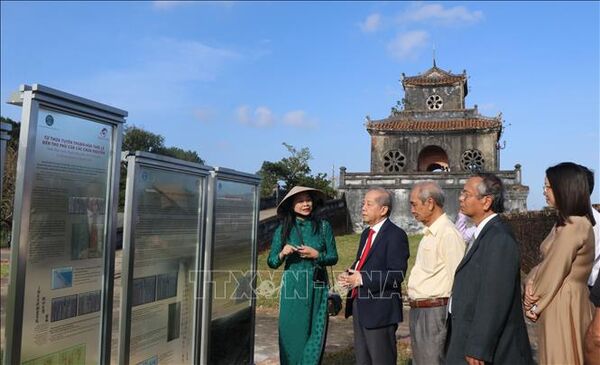 Triển lãm “Kinh thành Huế - dấu xưa còn lại” công bố gần 100 tài liệu mới