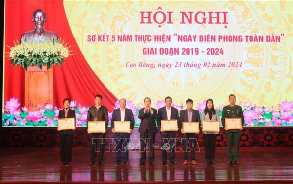 Xây dựng khu vực biên giới ngày càng giàu mạnh