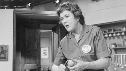 Lời khuyên của Julia Child về việc làm món hành tây kiểu Pháp có vẻ như tự làm