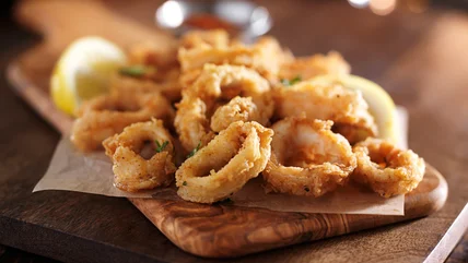 Calamari là gì và phần nào của con mực là gì?