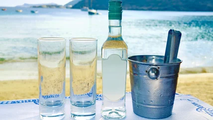 Loại rượu nào là Ouzo?