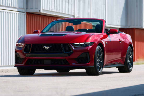 Ford sees opportunity for Mustang as competitors abandon V8 engines