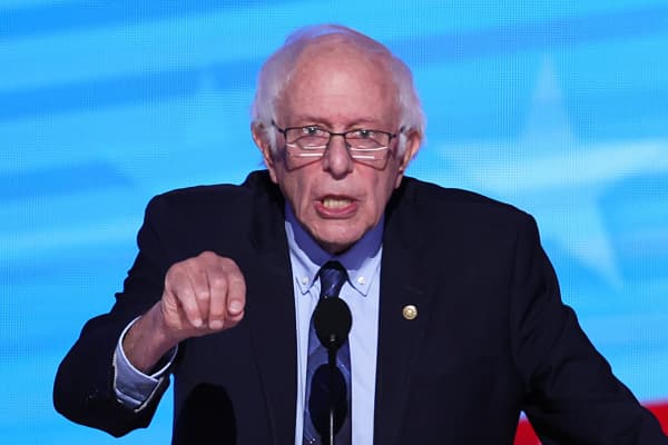 Bernie Sanders: lời đề xuất về thuế thu nhập của Harris 28%