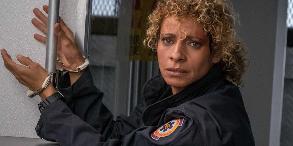 "Law & Order: SVU's Michelle Hurd giải thích tại sao khán giả yêu các thủ tục