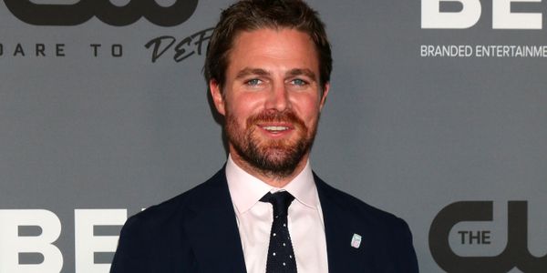 'Suits' chạm vào ngôi sao 'Arrow' Stephen Amell để dẫn dắt LA Spin-Off