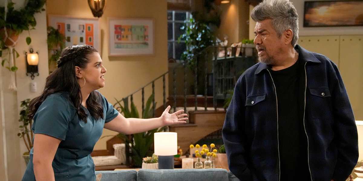 George Lopez và Selis Leyva Đồ thị Sabotage in 'Lopez vs. Lopez' lén lút Peek