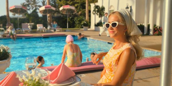 Kristen Wiig đang sống cuộc sống thượng lưu trong Trailer 'Palm Royale'