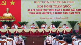 Tăng cường đấu tranh phản bác các quan điểm sai trái, thù địch