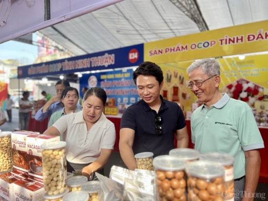 TP. Hồ Chí Minh: Hàng trăm sản phẩm OCOP hiện diện tại Hội Báo toàn quốc 2024