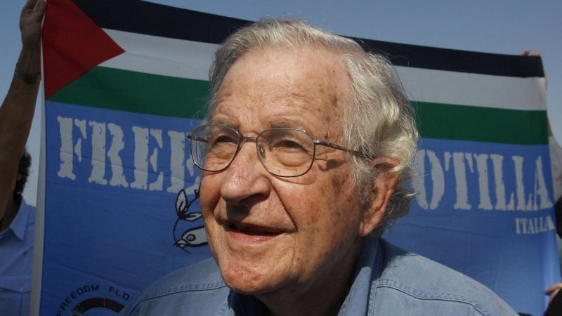 Noam Chomsky nhập viện tại quê hương của vợ ông ta Brazil sau cơn đột quỵ