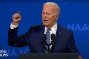 Joe Biden vỗ tay trở lại với ‘ lời bình luận của Donald Thump về công việc đen tối tại cuộc tranh luận trên truyền hình