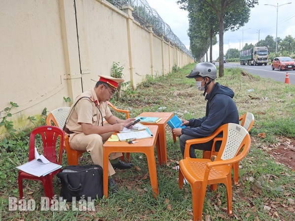 Cảnh báo người điều khiển phương tiện tự gây tai nạn