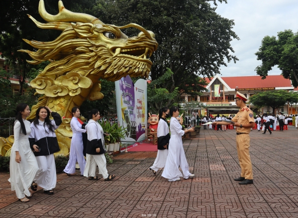 Tuyên truyền an toàn giao thông cho học sinh tại trường học