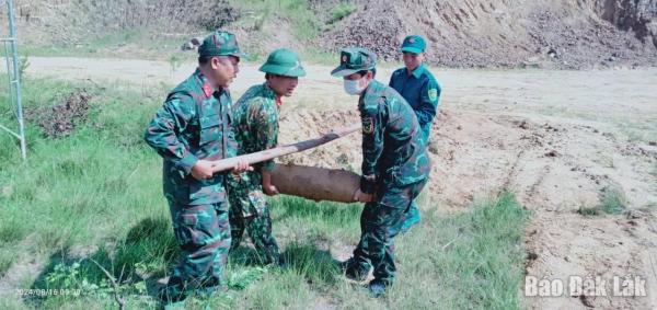 Huyện Ea Kar: Hủy nổ thành công quả bom nặng gần 100 kg