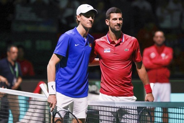 Djokovic chung nhánh Sinner, Alcaraz chờ so tài Medvedev ở Australian Open