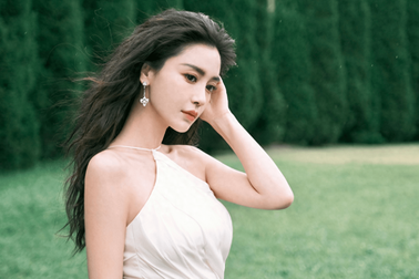 Angelababy cầu cứu chồng cũ, rục rịch bán biệt thự giữa "bão" tẩy chay