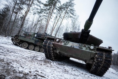 Lý do phần lớn dàn siêu tăng Leopard 2 của Ukraine nằm "đắp chiếu"