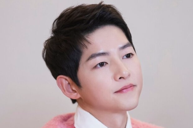 Song Joong Ki lần đầu phản hồi phát ngôn "mất việc vì kết hôn và có con"