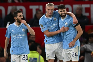 Haaland tỏa sáng, Man City đè bẹp Man Utd