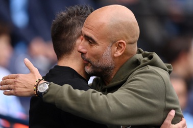 Pep Guardiola bất ngờ tiết lộ người kế vị "ghế nóng" ở Man City