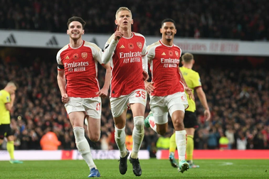 Arsenal giành vị trí nhì bảng của Tottenham, áp sát Man City