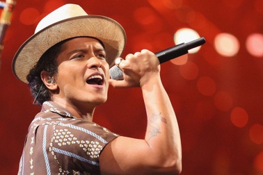 Ca sĩ Bruno Mars bất ngờ bị đồn nợ 50 triệu USD vì cờ bạc